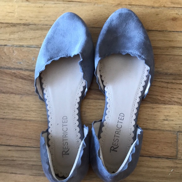 Flat shoes - Picture 1 of 2